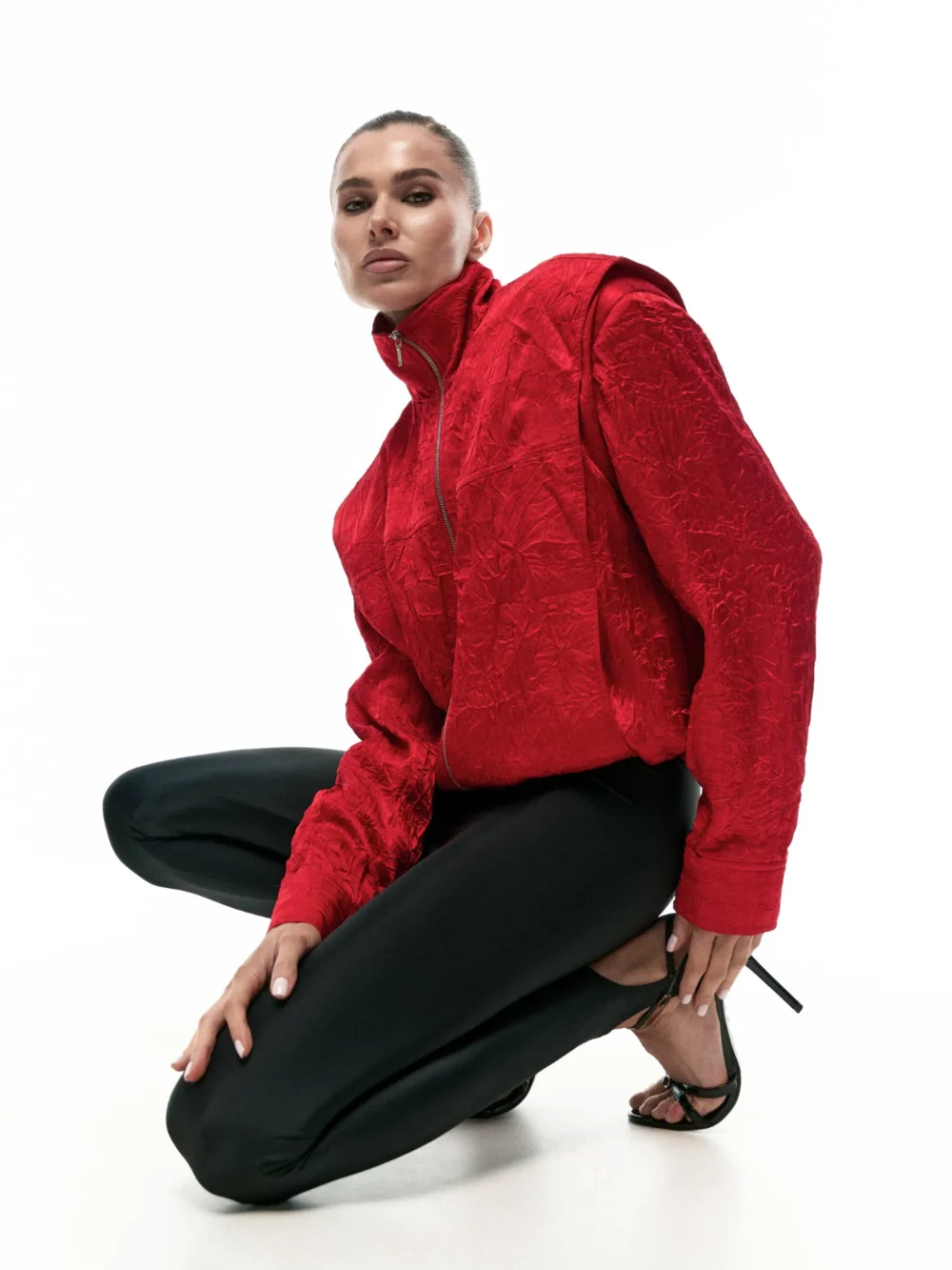 Бомбер із жатого сатину з високою стійкою