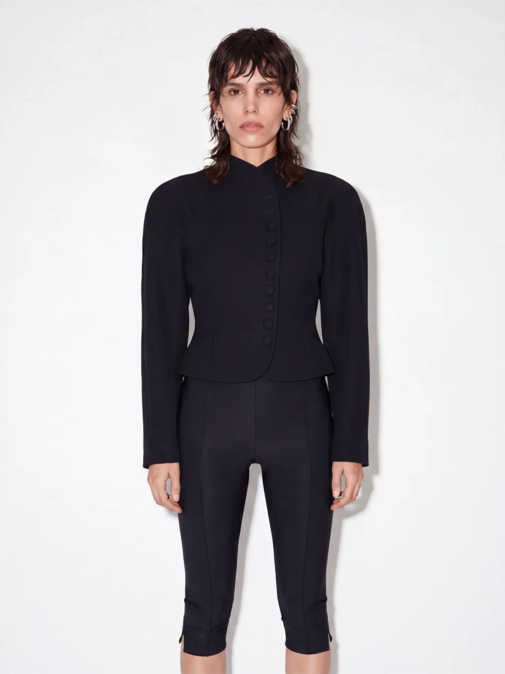 Jacket with rounded shoulders